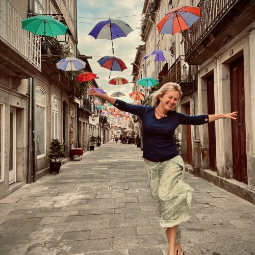 Kadri in Portugal under umbrellas